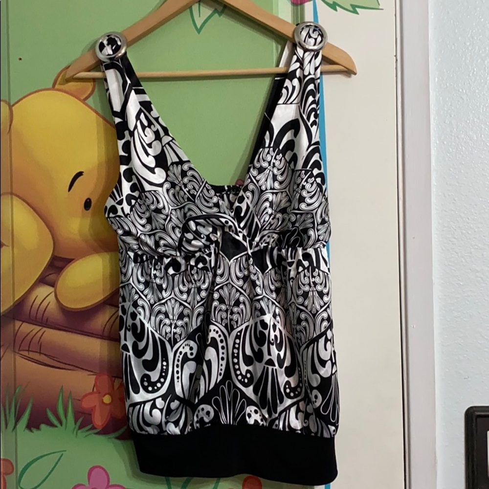 Black and white Speechless top